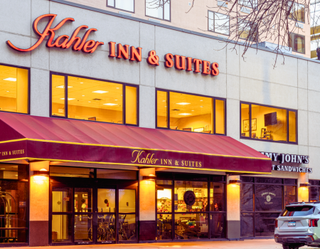 KAHLER INN &amp; SUITES FRONT ENTRANCE