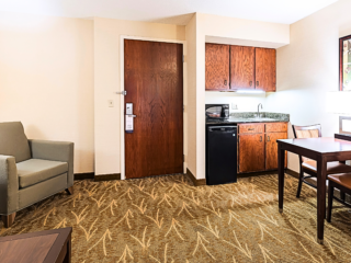 MINI SUITE | TWO QUEEN BEDS
