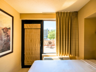MINI SUITE WITH PRIVATE BALCONY | TWO QUEEN BEDS