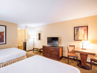 STANDARD GUESTROOM | TWO DOUBLE BEDS